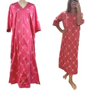 I. Magnin Vintage Rare Find Zip Front 3/4 Sleeve Pink Embroidered Kaftan